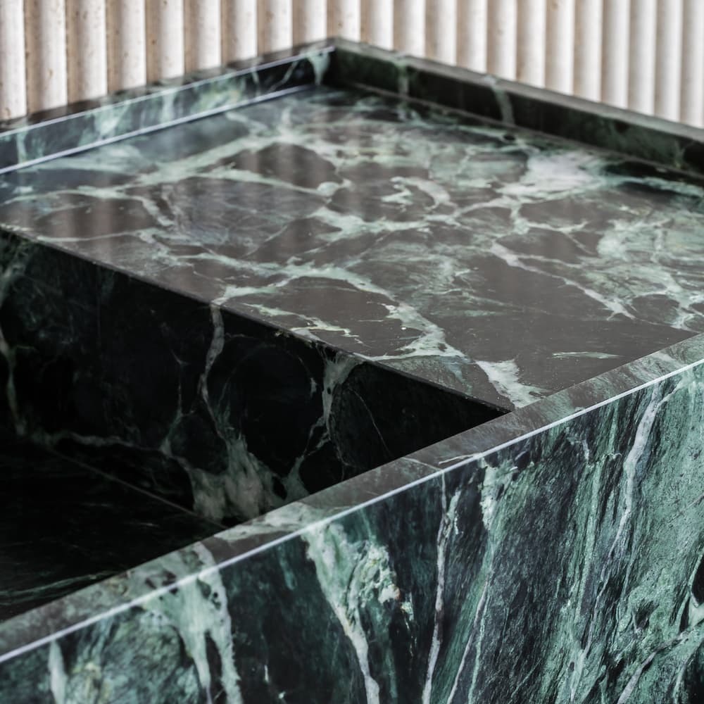 Lavabo sur pied en marbre Verde Alpi